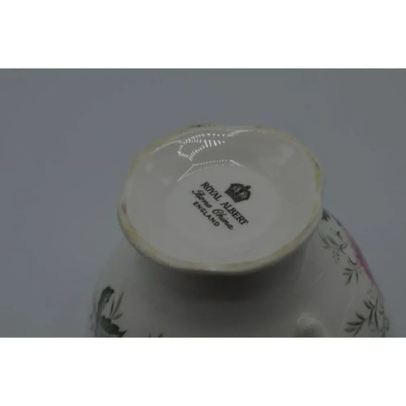 Royal Albert Hawthorne  Thistle Teacup and Saucer - Picture 8 of 10